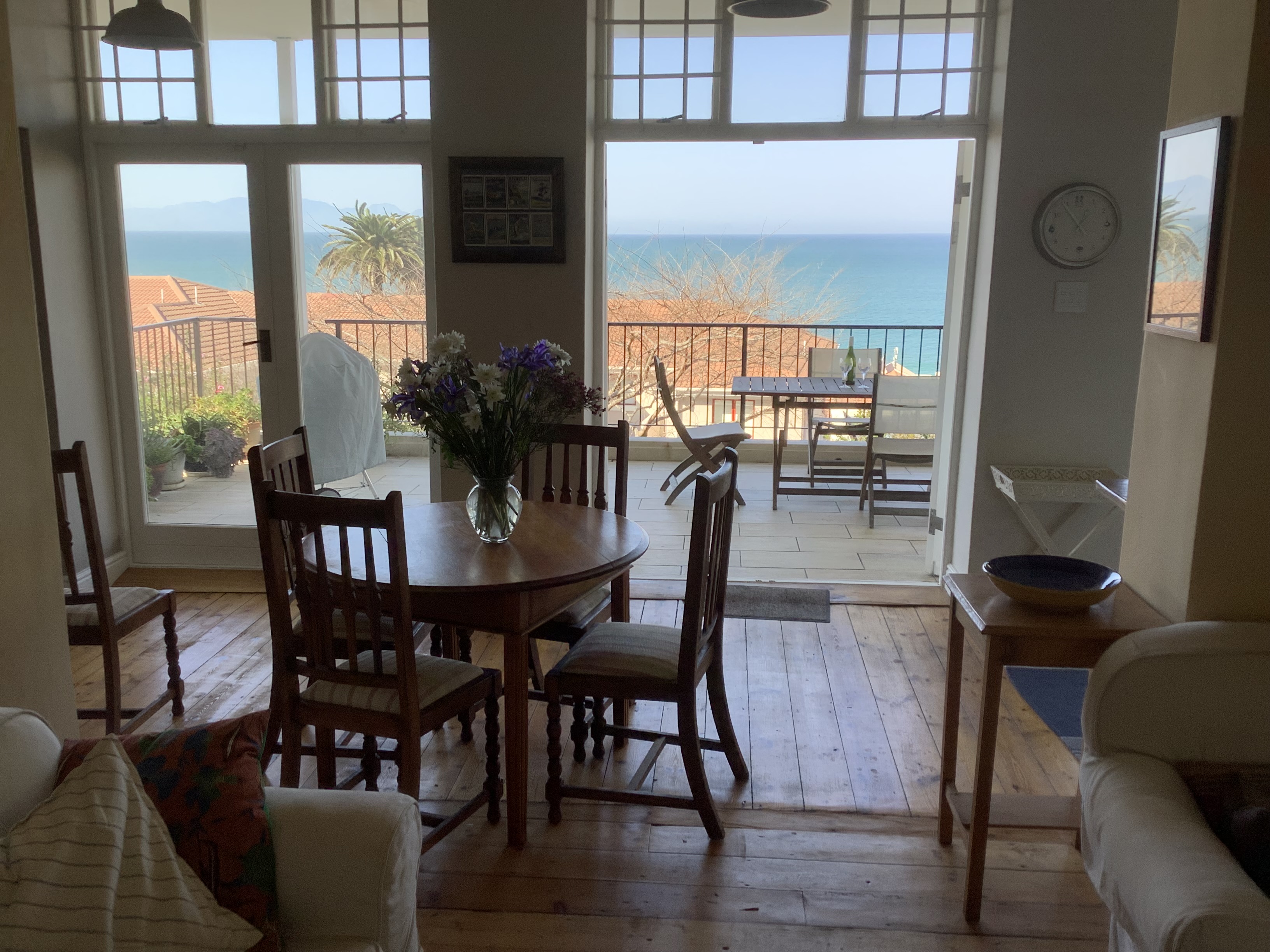 Open-plan lounge and dining area